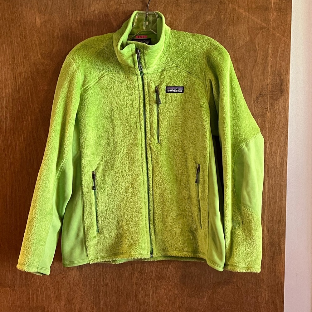 Comfortable Patagonia light weight jacket